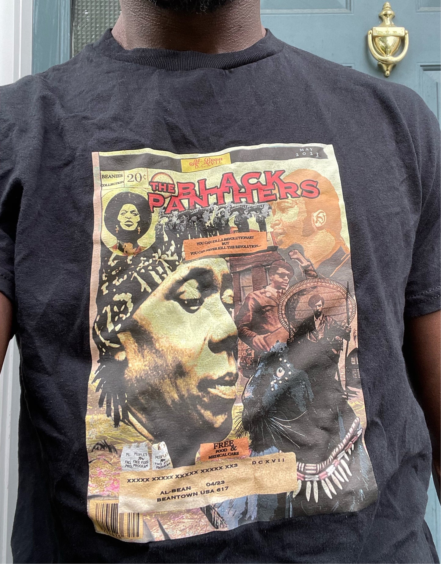 Black panther comic graphic tee